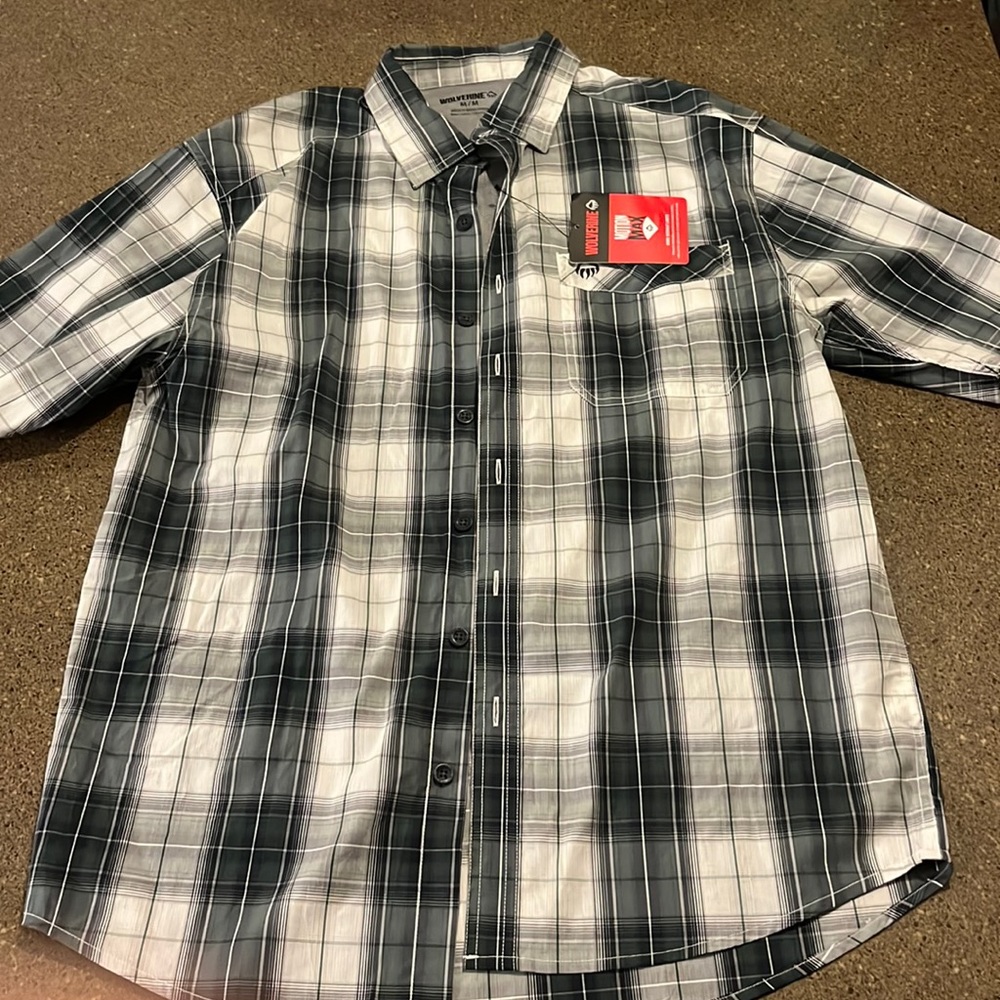 Men’s Wolverine short sleeve button down
